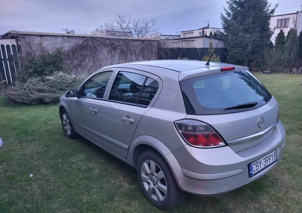 Opel Astra cena 9000 przebieg: 283496, rok produkcji 2007 z Tomaszów Lubelski małe 154